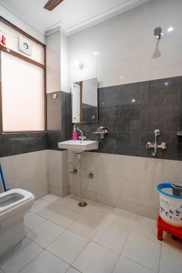 The Lodgers 2 Bhk Serviced Apartment Infront Of Artemis Hospital 古尔冈 外观 照片