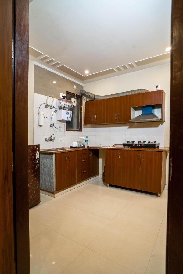 The Lodgers 2 Bhk Serviced Apartment Infront Of Artemis Hospital 古尔冈 外观 照片