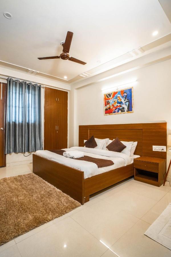 The Lodgers 2 Bhk Serviced Apartment Infront Of Artemis Hospital 古尔冈 外观 照片