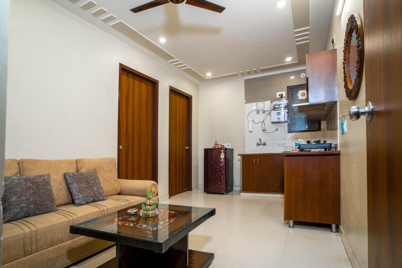 The Lodgers 2 Bhk Serviced Apartment Infront Of Artemis Hospital 古尔冈 外观 照片