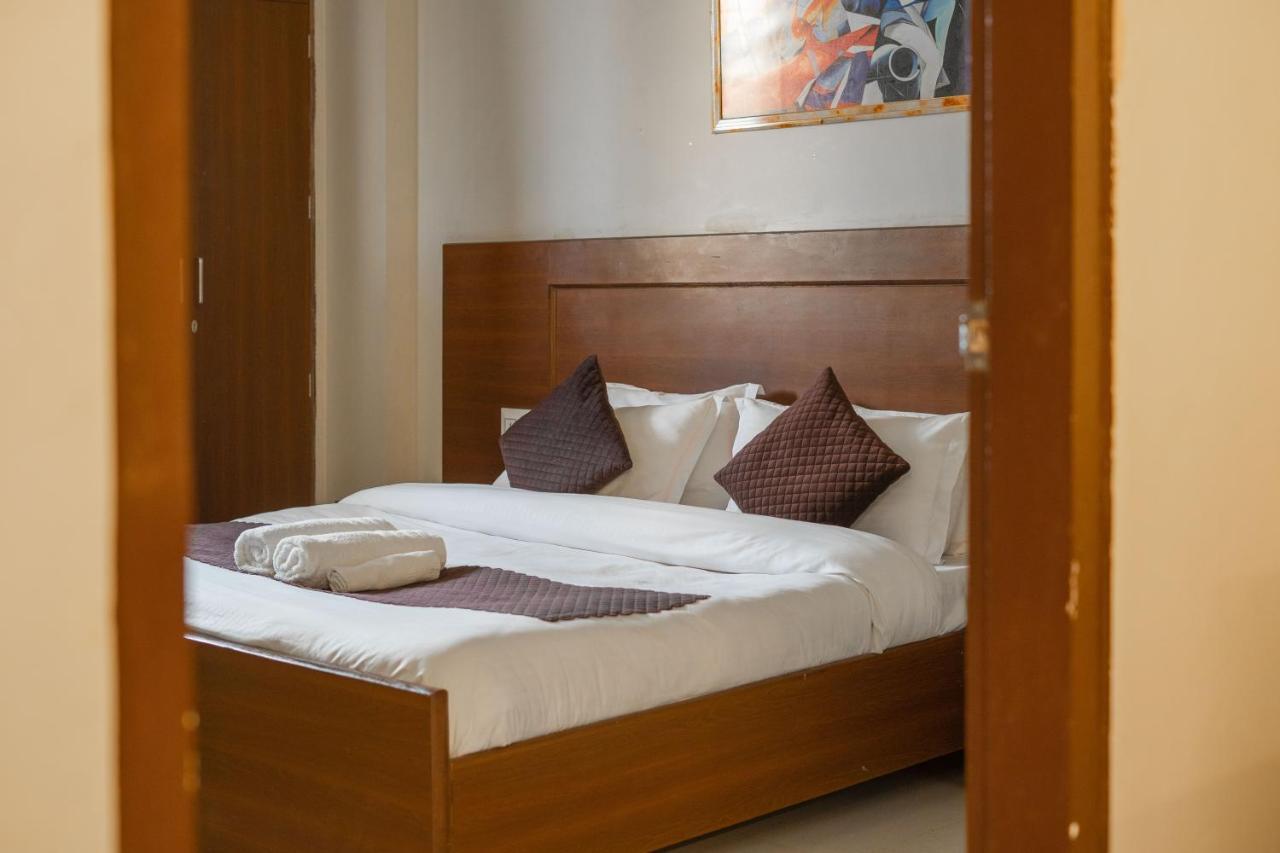 The Lodgers 2 Bhk Serviced Apartment Infront Of Artemis Hospital 古尔冈 外观 照片