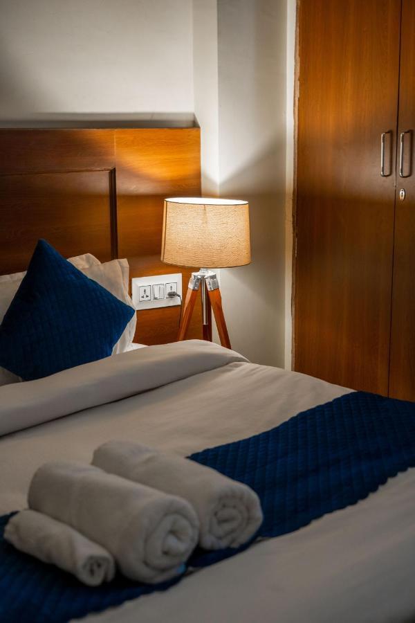 The Lodgers 2 Bhk Serviced Apartment Infront Of Artemis Hospital 古尔冈 外观 照片