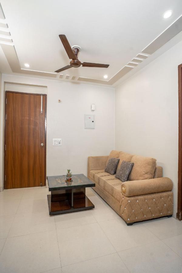 The Lodgers 2 Bhk Serviced Apartment Infront Of Artemis Hospital 古尔冈 外观 照片