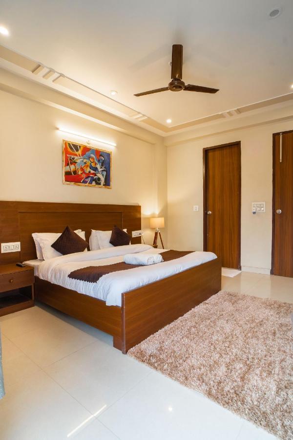 The Lodgers 2 Bhk Serviced Apartment Infront Of Artemis Hospital 古尔冈 外观 照片