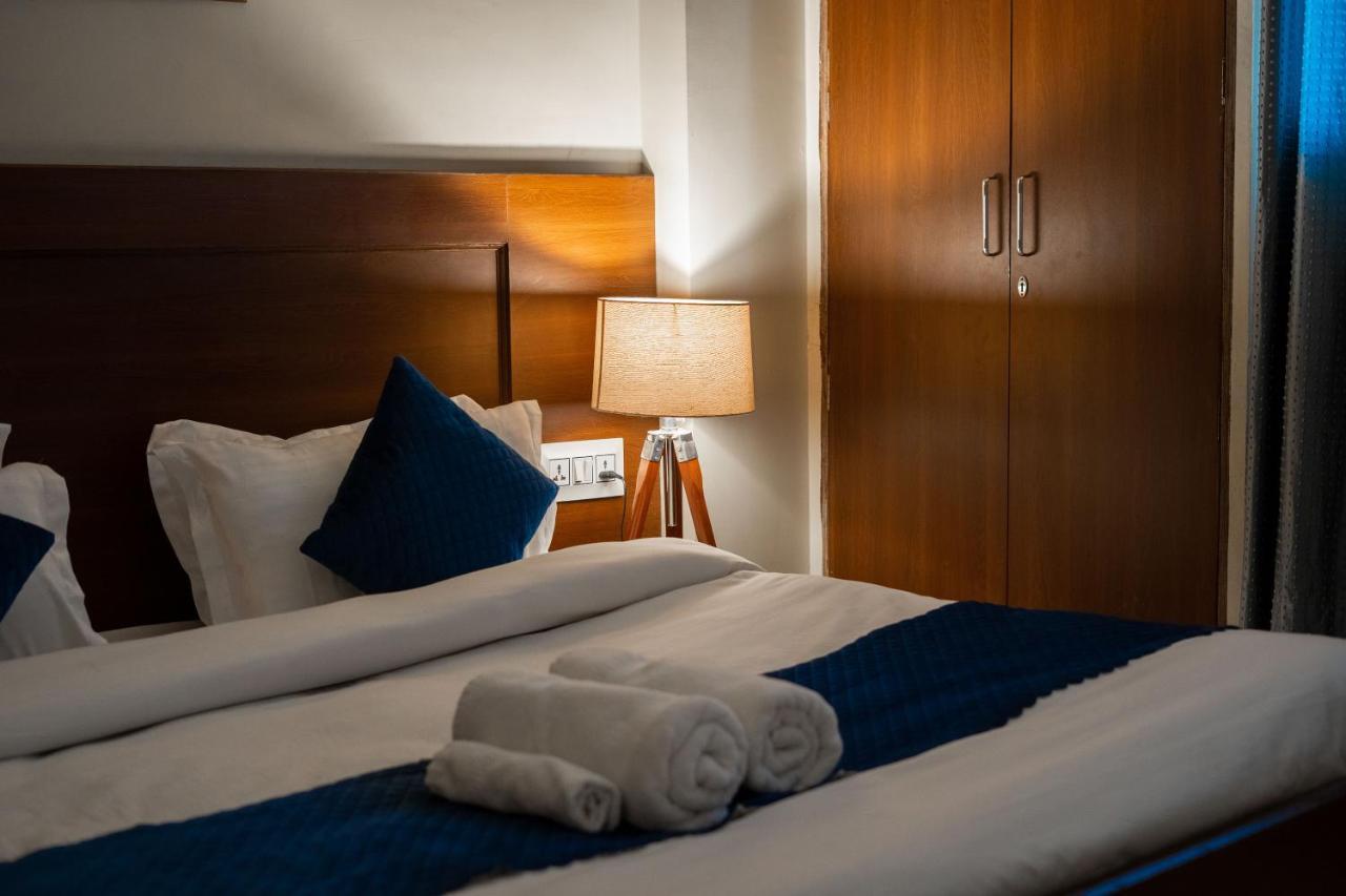 The Lodgers 2 Bhk Serviced Apartment Infront Of Artemis Hospital 古尔冈 外观 照片