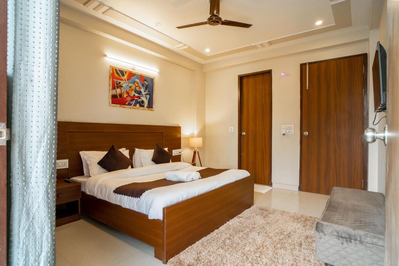 The Lodgers 2 Bhk Serviced Apartment Infront Of Artemis Hospital 古尔冈 外观 照片