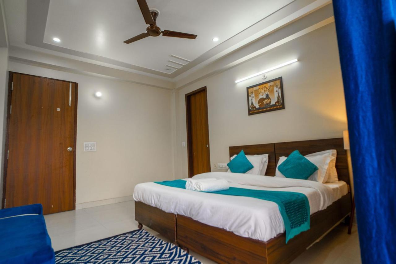 The Lodgers 2 Bhk Serviced Apartment Infront Of Artemis Hospital 古尔冈 外观 照片
