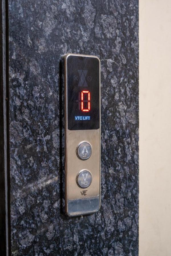 The Lodgers 2 Bhk Serviced Apartment Infront Of Artemis Hospital 古尔冈 外观 照片