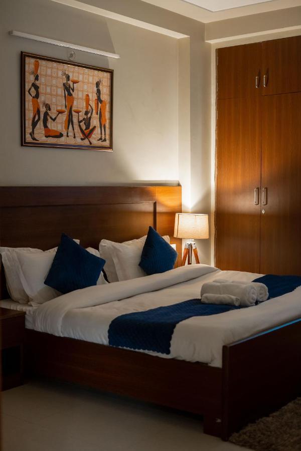 The Lodgers 2 Bhk Serviced Apartment Infront Of Artemis Hospital 古尔冈 外观 照片